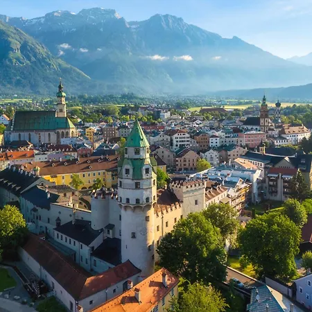 Lovely In The Old Town הל אין טירול